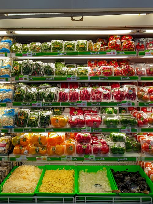 pexels.com photo grocery store